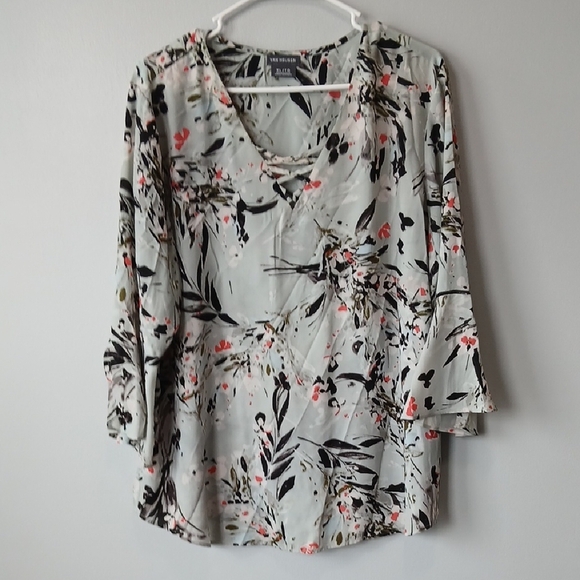 Van Heusen Tops - Van Heusen Floral Gray Watercolor Bell Sleeve Blouse Size XL Office Wear